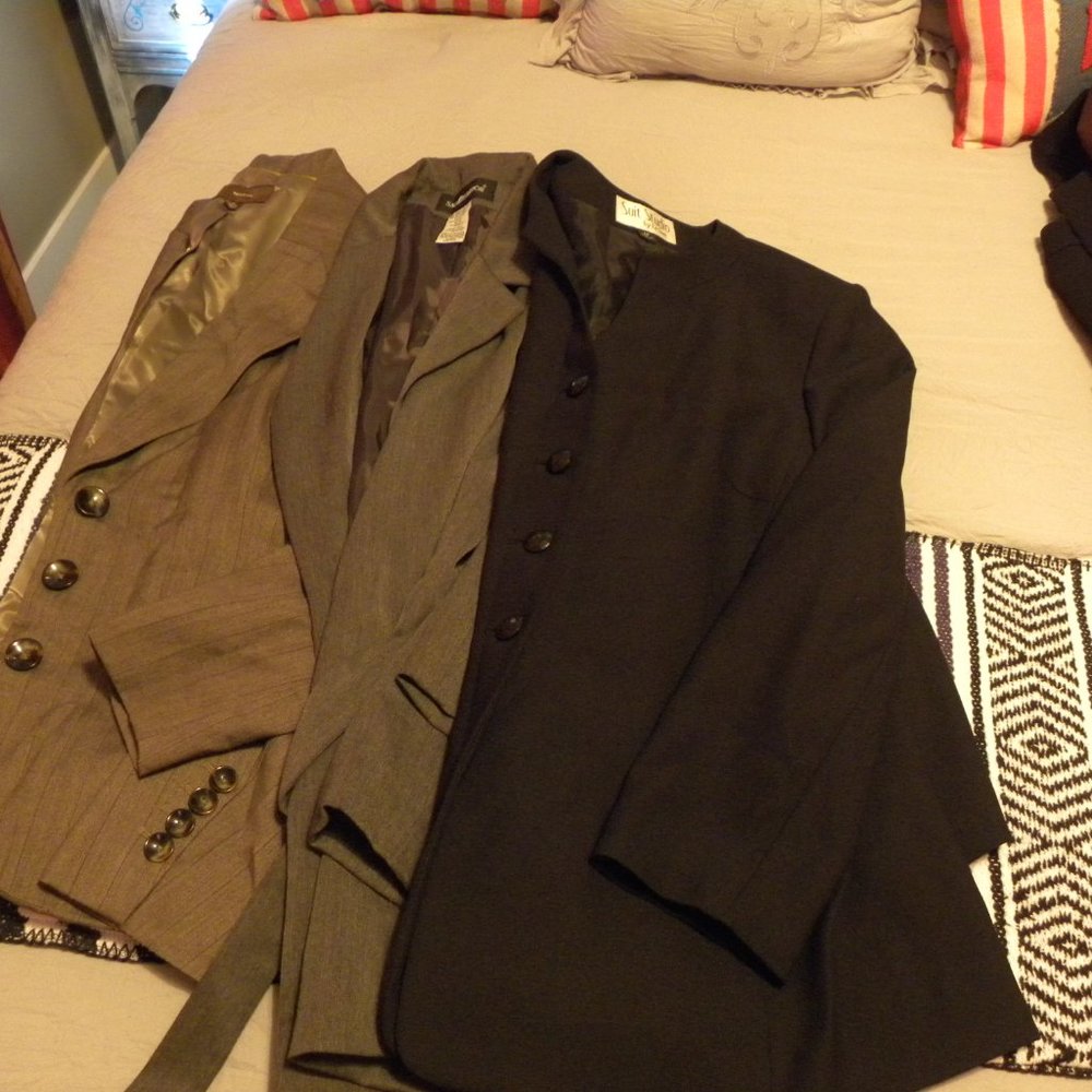 Mixed Lot of 3 Womens Jackets Med to Large  EPL1723B